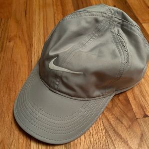 Nike Dri-fit featherlight baseball cap